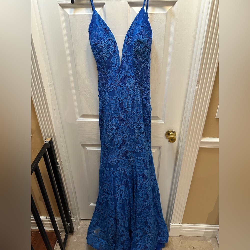 Beautiful blue lace prom pageant dress - Picture 6 of 6